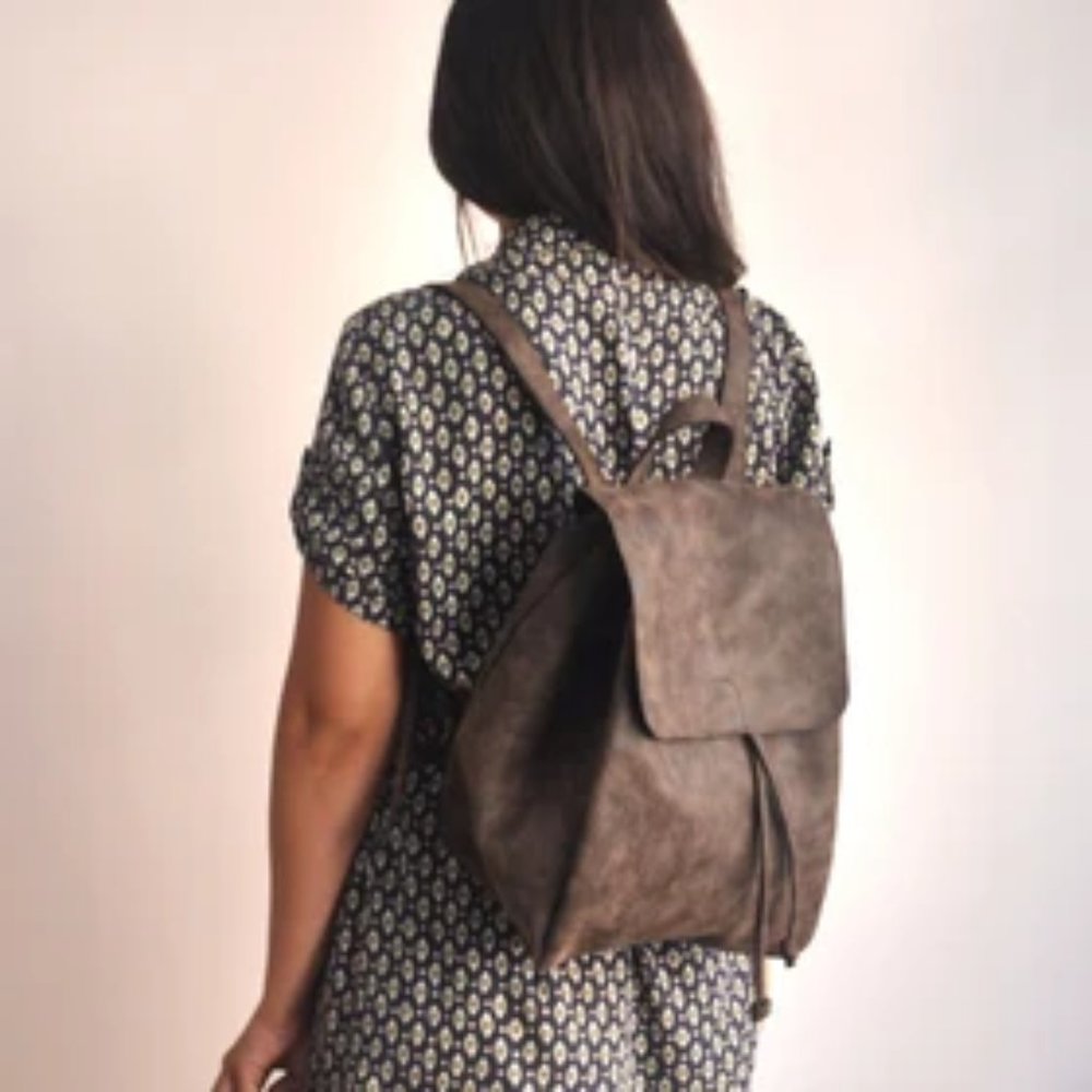 BRAND NEW NEVER USED RedMaus Hand Crafted Vegan Bags Dark Brown Leather